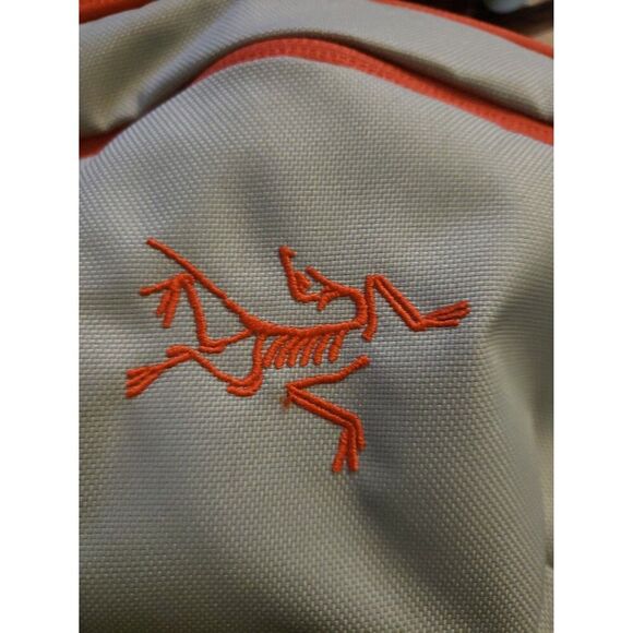 NWT Arc'teryx Mantis 1 Athleisure Outdoor Hiking Fanny Waist Pack Habitat/Forage - Picture 2 of 7